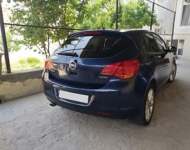 gence masin salonu: Opel Astra: 1.4 l | 2010 il 243000 km Hetçbek — 6