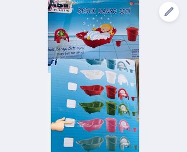 ağ uşaq krosovkaları: Asii Plastik firmasının istehsalı olan beş əşyadan ibarət körpə hamam