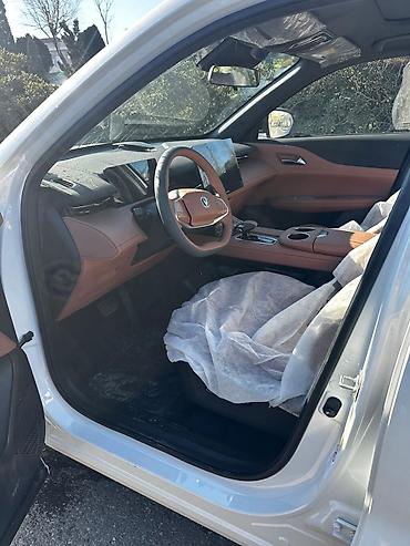 Avtomobil salonu üçün digər detallar: Unize Avtomobilin interyeri: - İkiqat panorama şüşə tavan, salonu — 19