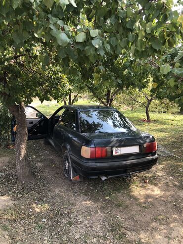 купить коврики резиновые в машину: Audi 80: 1993 г., 2 л, Механика, Бензин, Седан
