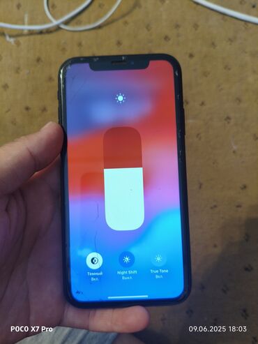 Apple iPhone: IPhone Xr, Б/у, 128 ГБ, Черный, 69 %