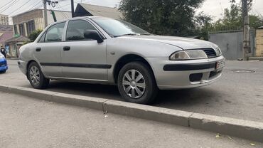 Mitsubishi: Mitsubishi Carisma: 2000 г., 1.6 л, Механика, Бензин, Седан