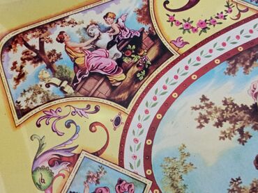 Sinilər: Bu, üzərində klassik rəsm əsərlərindən ilhamlanmış naxışlar olan — 9