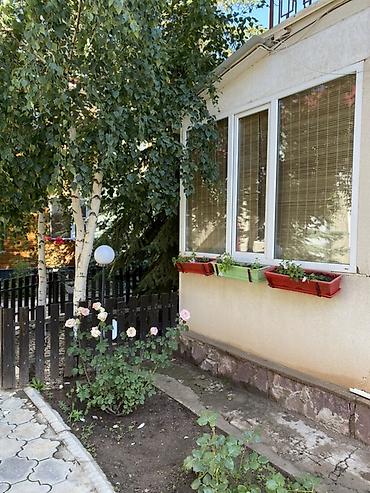 Посуточная аренда домов: Сдается двухэтажный коттедж посуточно в Чолпон-Ате (ЦО «Келечек») — 1