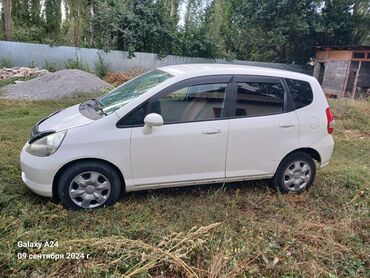 купить авто под выкуп: Honda Fit: 2002 г., 1.3 л, Вариатор, Бензин