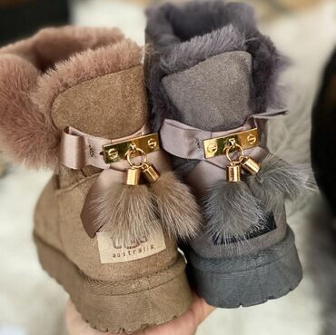 Ugg obuća: Ugg čizmice više boja

Novo
Brojevi 36 do 41

fb Moja Kupovina 1 — 12