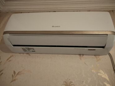 кондиционер зима лето: Кондиционер Gree, Новый, 40-45 м²