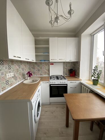 посуточно 5 микро: 3 комнаты, 75 м², Индивидуалка, 5 этаж, Евроремонт