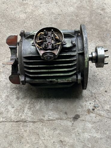 Запчасти и аксессуары для бытовой техники: Продаю Двигателя 3 фазный Асенхроный 4. КВ 1500 оборотов 5 кВ 1500 — 14