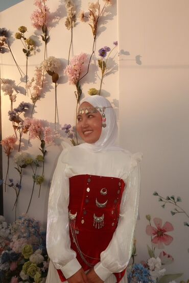 секс форма: Национальный женский комплект с корсетом и украшениями - Праздничный
