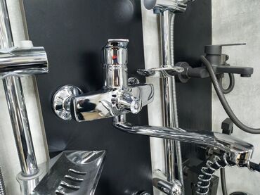 смеситель для душа: Vanna və duş üçün divaraquraşdırma qarışdırıcı kran - Korpus: parlaq