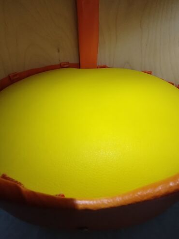 Yuvalar: Yuvarlaq dizaynlı, üzərində dəstəyi olan portativ pişik/kiçik heyvan — 9