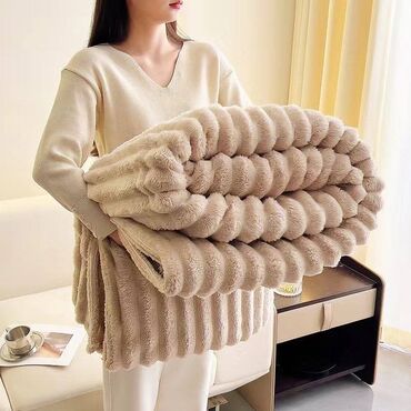 Ćebad i pokrivači: Cebe - prekrivac Toplo premekano, prelepo 160x200- 2600din 230x200- — 8