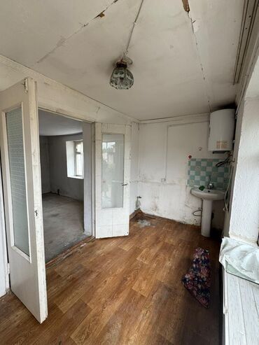 Долгосрочная аренда домов: 60 м², 3 комнаты, Утепленный, Сарай, Забор, огорожен