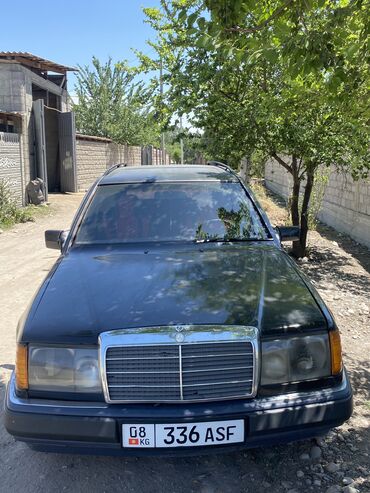 мерс автомобиль: Mercedes-Benz W124: 1992 г., 3.2 л, Механика, Бензин, Универсал