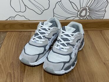 gəlin ayaqqabıları: Asics gel Avqust ayında alınıb 60 manata Yaxşı vəziyyətdədir