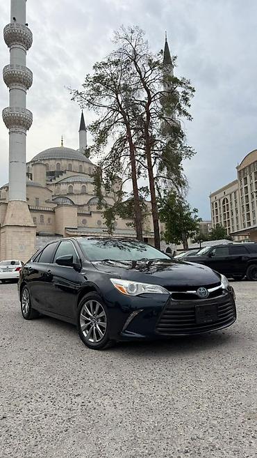 255 65 19: Toyota Camry: 2017 г., 2.5 л, Вариатор, Гибрид, Седан — 1