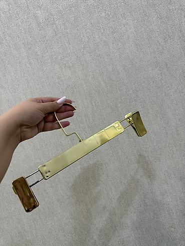 Qızılı rəngdə metal şalvar/ətək asqısı Vesilka say coxdur yaxsi lalafo.az -da Qızılı rəngdə metal şalvar/ətək asqısı Vesilka say coxdur yaxsi