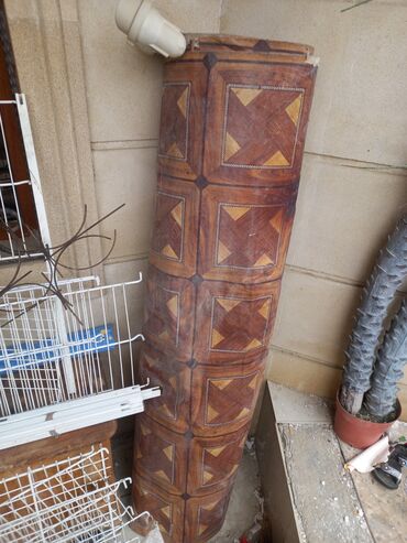 linoleum baku: 10 metradan artiq var eni 1.50 alti keceli.hecbir qusuru yoxdu az