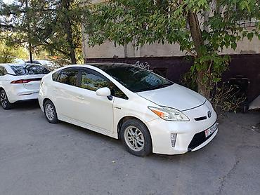 Продажа авто: Toyota Prius: 2013 г., 1.5 л, Вариатор, Гибрид, Седан — 7