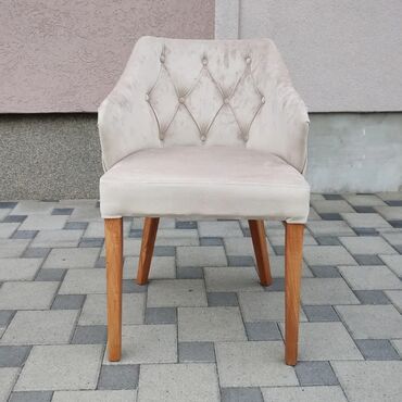 Stolice: Stolice i fotelje Radimo po porudzbini Boju birate Isporuka na adresi — 15