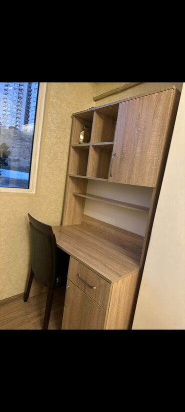 canavar ve qiz sekilleri: Oğlan və qız üçün, Yazı masası