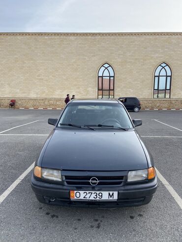 продаю культиватор: Opel Astra: 1995 г., 1.8 л, Механика, Бензин, Хэтчбэк