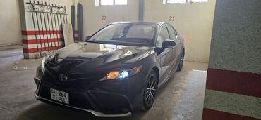 runx alex: Toyota Camry: 2022 г., 2.5 л, Вариатор, Гибрид, Седан