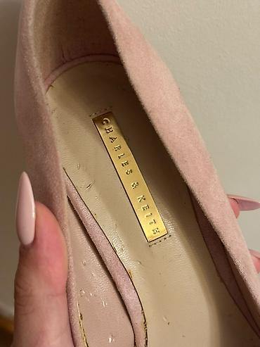 Tuflilər: Tuflilər, Charles&Keith, Ölçü: 38, rəng - Çəhrayı, İşlənmiş — 3