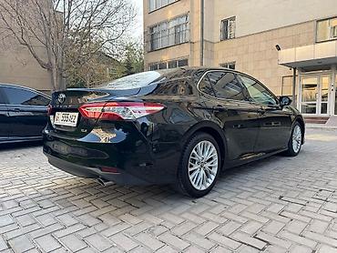 corolla 2004: Toyota Camry: 2018 г., 2.5 л, Бензин, Седан — 6