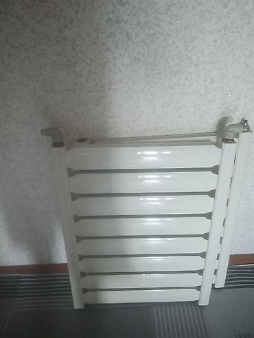 Продам алюминиевые радиаторы,б/у батареи) целые всё на фотографии. в