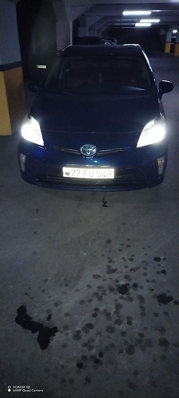 prius salon: Toyota Prius (3-cü nəsil) – mavi rəng, hatchback gövdə. - Hibrid — 3