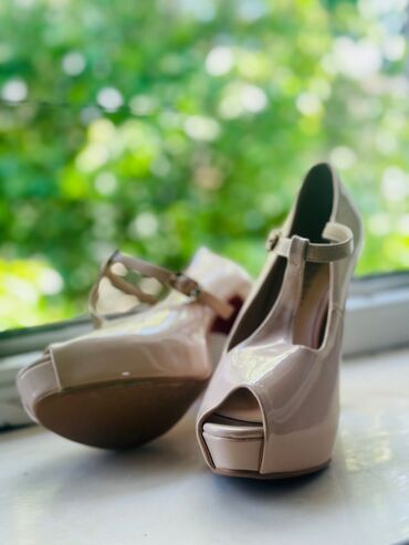 женские белые туфли: Туфли 37, цвет - Бежевый