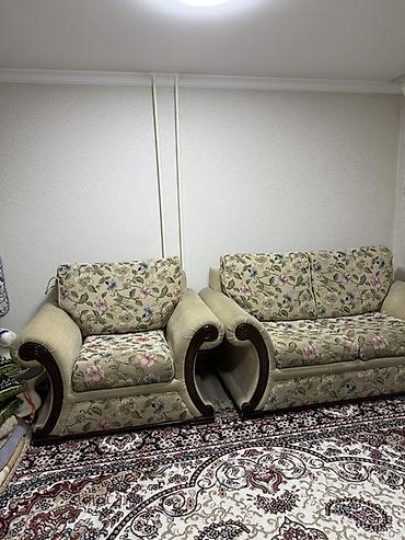 Прямые диваны: Прямой диван, Б/у — 9