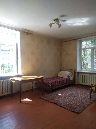 kvartira 2 na 1: 1 комната, 30 м², Хрущевка, 2 этаж, Старый ремонт