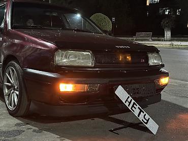 Volkswagen Vento: 1994 г., 1.8 л, Механика, Бензин, Седан