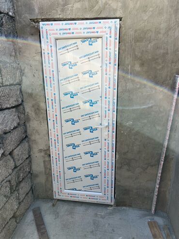 Plastik pəncərələr: Ağ rəngli plastik pəncərəler 1kv 55 manat
qapılar 90 manat — 12