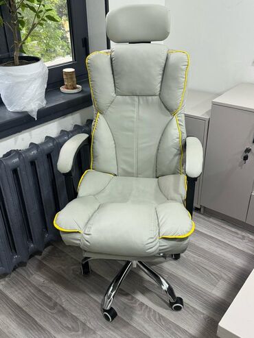 продаю мягкое кресло: Офисное, Новый