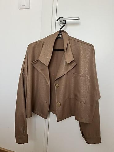 next bluza: Kratka kosulja u bronzano-braon nijansi. Moze se nositi raskopcana — 2