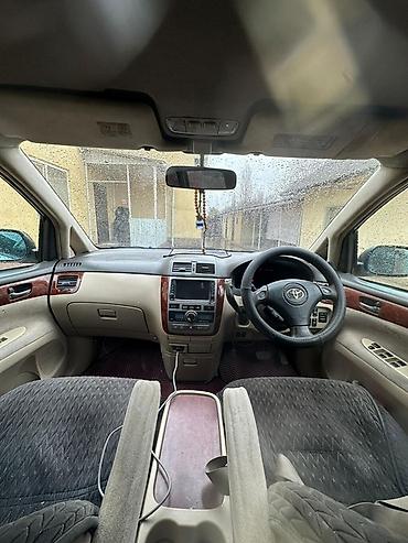 Транспорт: Toyota Ipsum: 2001 г., 2.4 л, Автомат, Бензин, Минивэн — 1