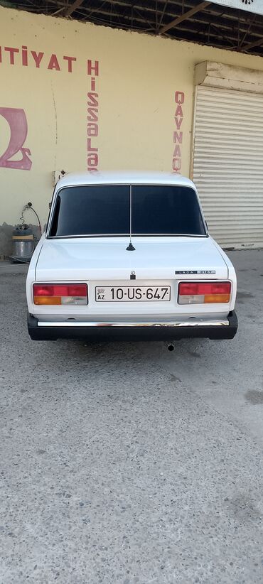 VAZ (LADA): LADA 2107 sedan – klassik ağ rəngli, 4 qapılı, arxa ötürücülü model — 4