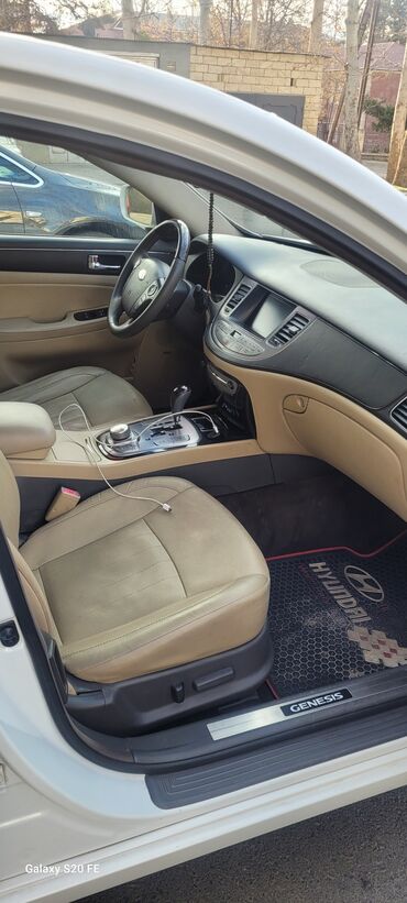 Hyundai: Hyundai Genesis: 3.8 l | 2010 il Sedan — 12