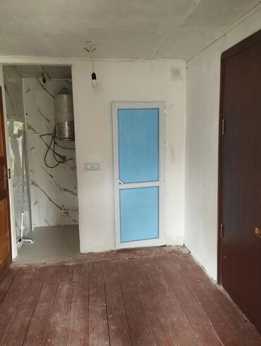 Долгосрочная аренда домов: 30 м², 2 комнаты, Теплый пол, Бронированные двери, Забор, огорожен