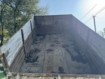 Yük maşınları: Yük maşını – GAZ (kabinə və ön hissə klassik GAZ-53/52 tipli), arxa — 5