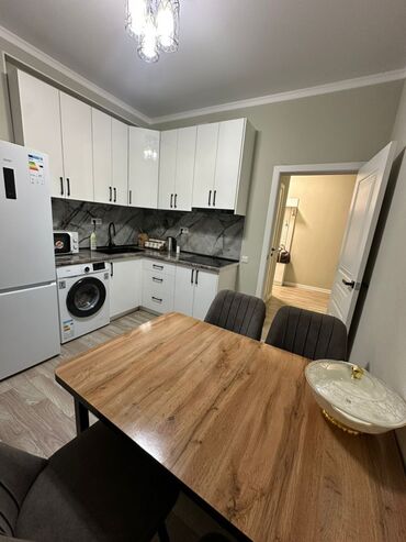 срочно продаётся 1 комнатная квартира в районе ошского рынка по улице кенсуйская: 2 комнаты, 60 м², Элитка, 3 этаж, Евроремонт