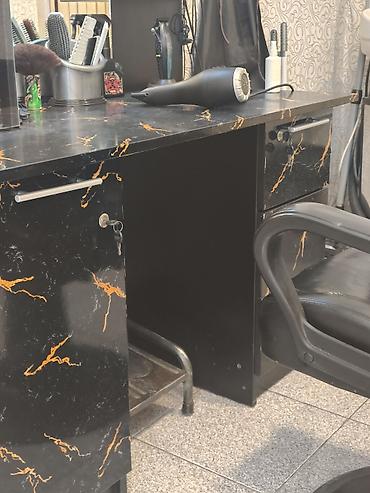 Salon, tibbi mebel dəsti: Salam. Bər bər və Gözəllik salonları üçün güzgülü mebel. İdeal — 2