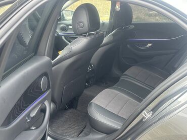 Mercedes-Benz: Mercedes-Benz 200: 2 l | 2021 il Sedan — 6