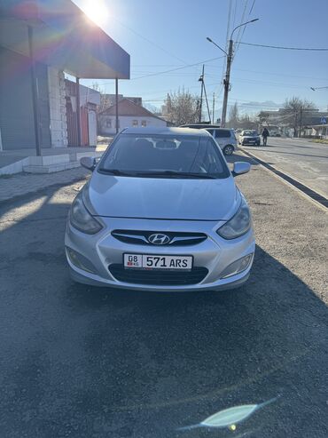 Hyundai: Hyundai Solaris: 2013 г., 1.4 л, Автомат, Бензин, Седан