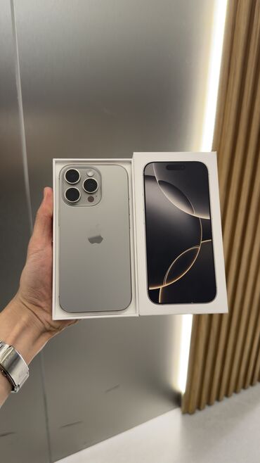 Apple iPhone: IPhone 16 Pro, Б/у, 128 ГБ, Natural Titanium, Защитное стекло, Чехол, Кабель, 100 %
