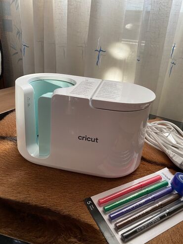 mini kart: Cricut Mug Press – xüsusi dizaynlı fincanlar hazırlamaq üçün istifadə